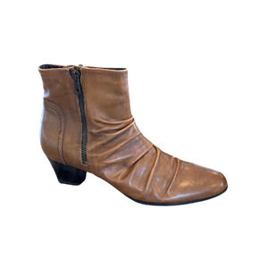 Clarks Artisan Limbo Dance Slouch Bootie Ankle Boots Cognac Women’s Size 9M